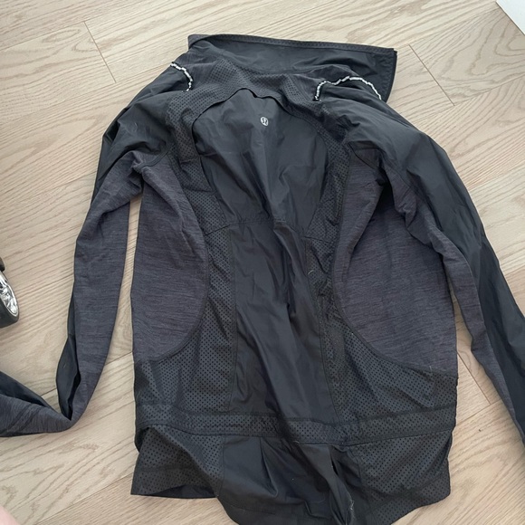 Lululemon workout jacket - Picture 4 of 4